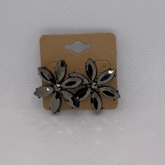 NEW- Dark Gem Earrings - Picture 2 of 3